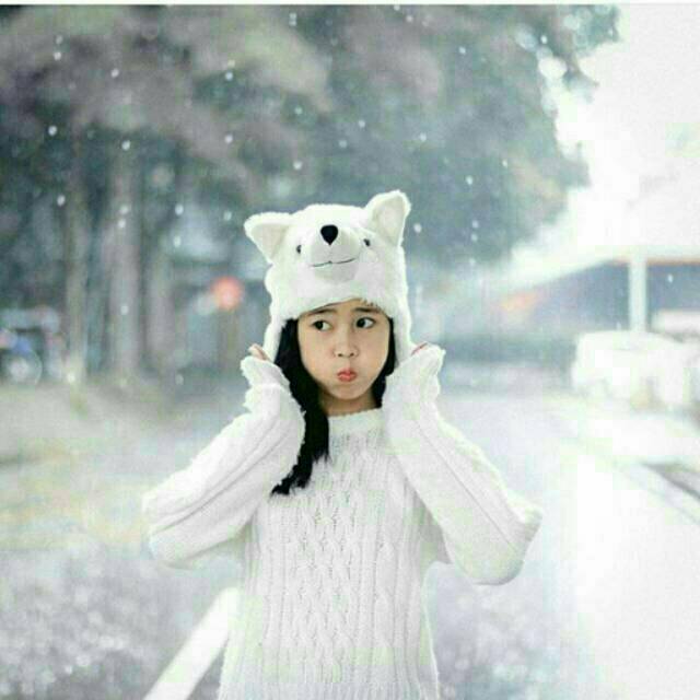 Topi karakter hewan lucu