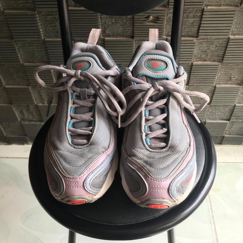 Preloved Sepatu Reebok DMX Series Original 100%