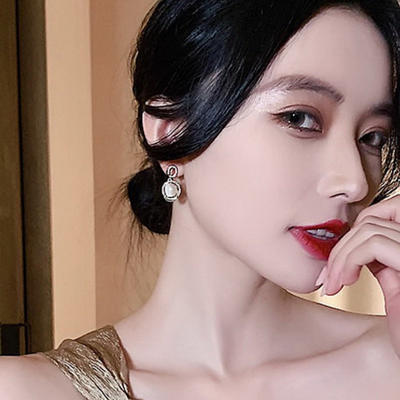 Anting Tusuk Berlian Imitasi 18g Untuk Wanita