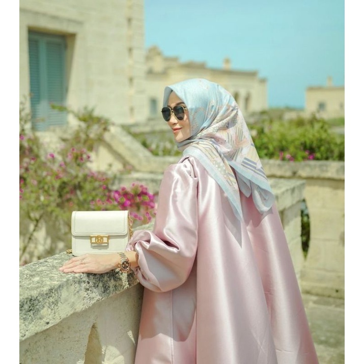 Buttonscarves x Diana DSAKS: Chain 2 - La Bella