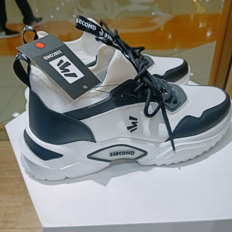 sepatu runing pria 3second original