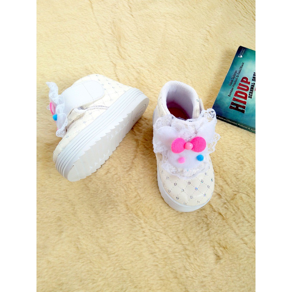 Sepatu Anak  04 Rabbit Putih