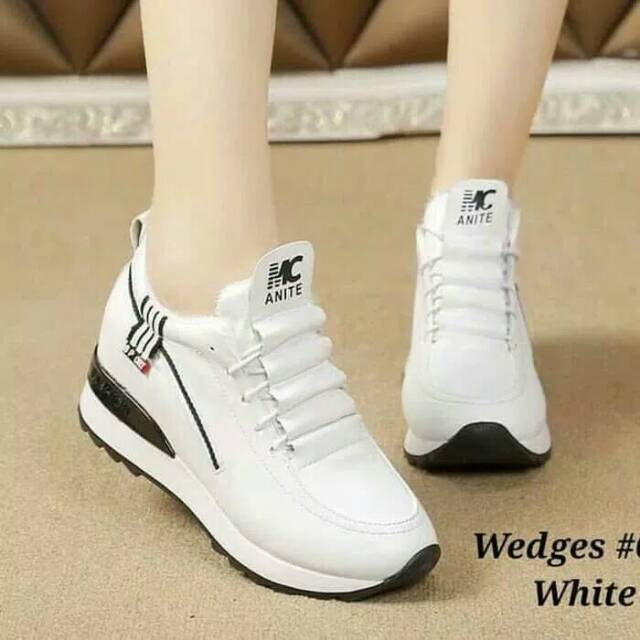 SEPATU BOOTS MG QBAITE PUTIH