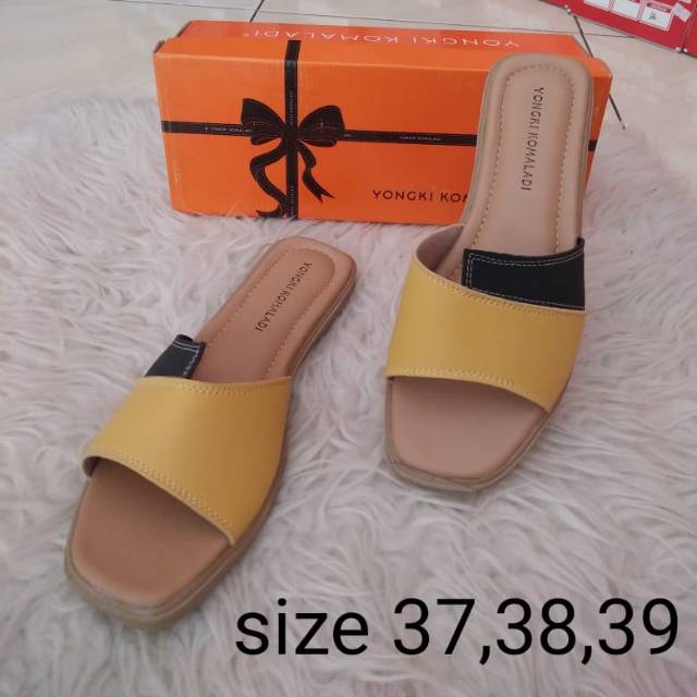 Sandal Yongki Komaladi