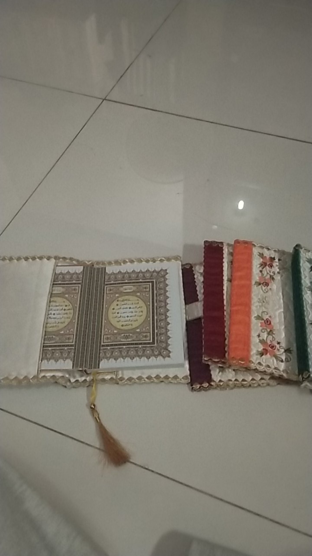 Sampul Buku Yasin Model Antik