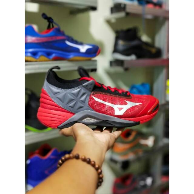 sepatu mizuno momentum low. original