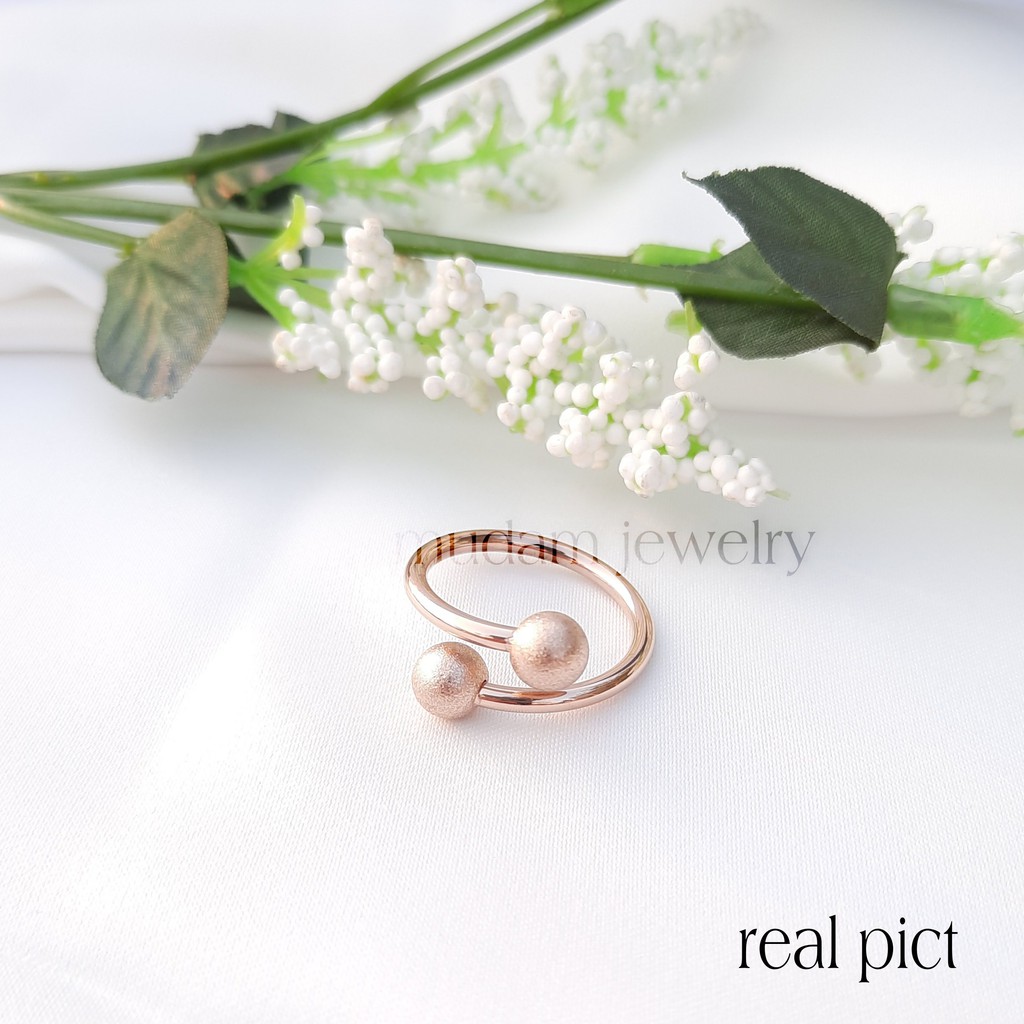 Cincin Titanium Two Balls Simple dan Elegan Warna Rosegold