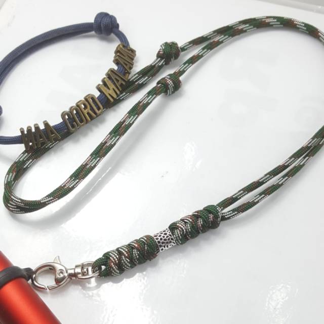 

Gantungan / Lanyard Paracord 7 WINDING + MIDDLE "X" BEADS
