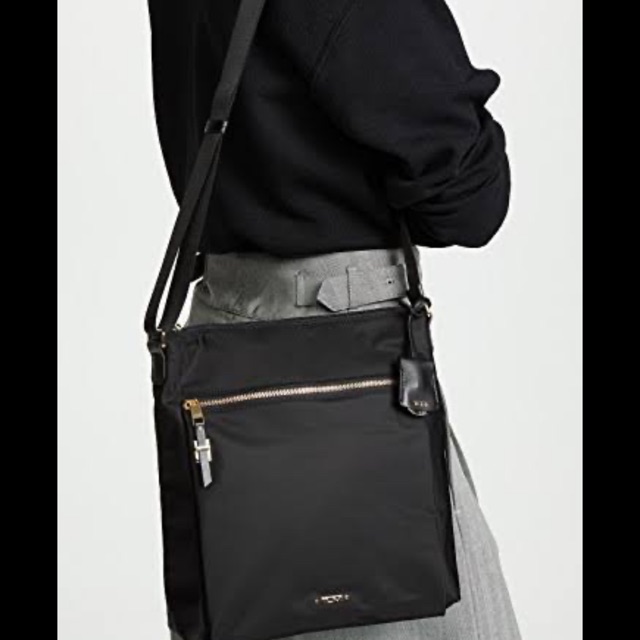 tumi voyageur canton crossbody