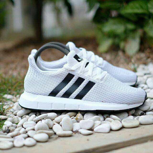 Adidas Swift run white