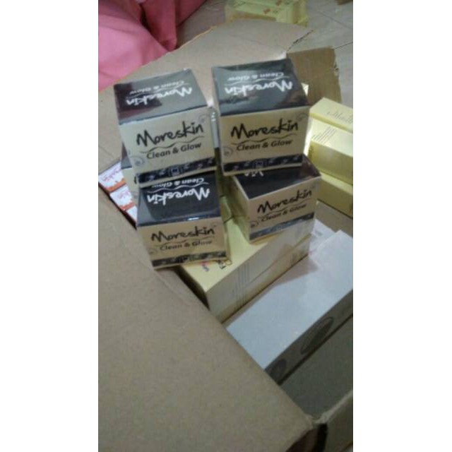 Moreskin clean and glow Nasa