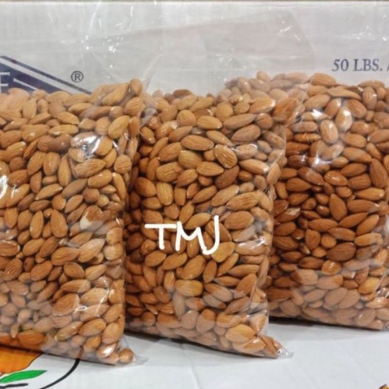 

kacang almond