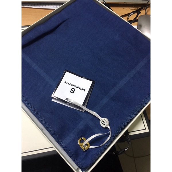 Buttonscarves Basic Voal - Navy Peony