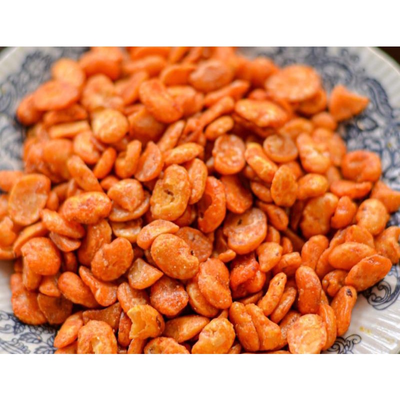 

kacang koro kupas 1kg / kacang toba / kacang koro kupas asin gurih dan balado / kacang koro renyah/ cemilan asin