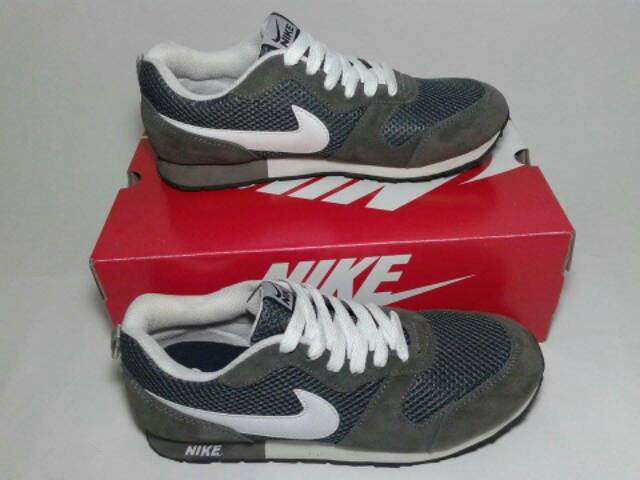 Sepatu nike md runner / Nike waffle trainer / cowok cewek