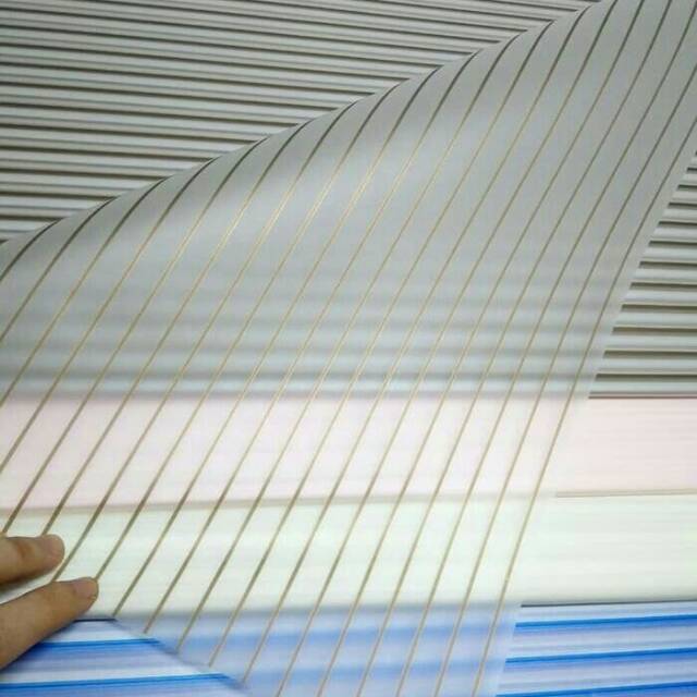 

Kertas Pembungkus Bunga Tahan Air Stripe Garis (Flower Wrap)