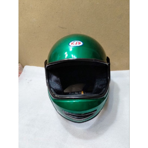 Helm KJP warna hijau tanpa kaca