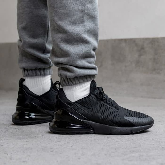 Nike AirMax 270 Triple Black - Hitam 40
