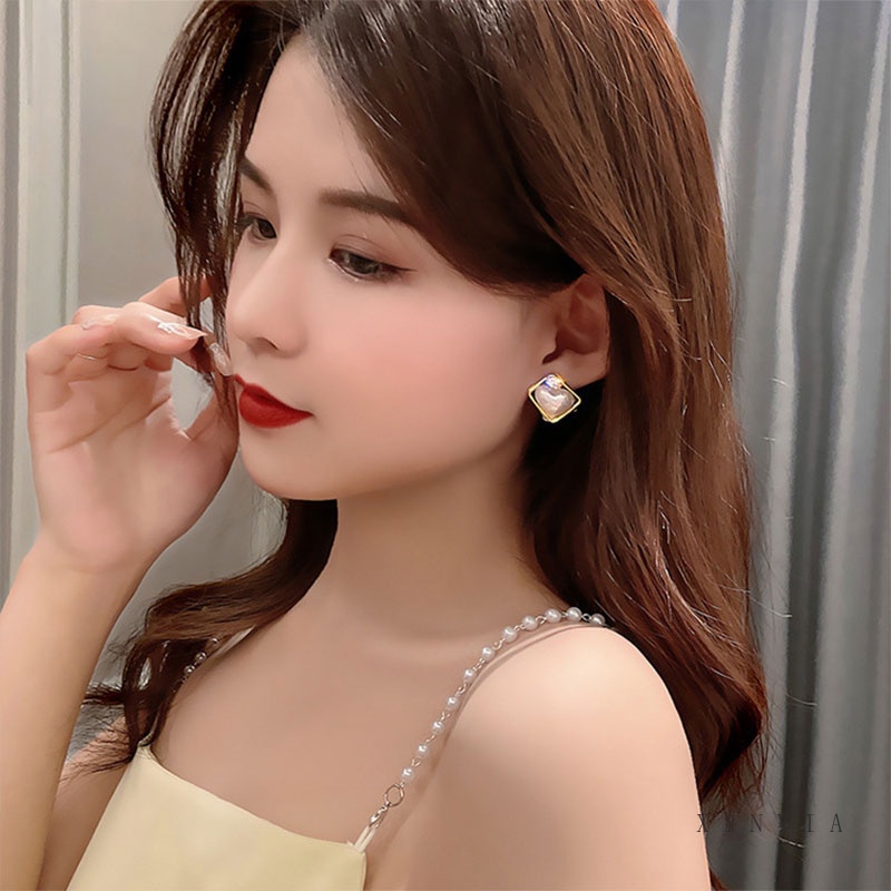 Anting Bentuk Hati Aksen Mutiara Bahan Alloy Gaya Korea Untuk Wanita