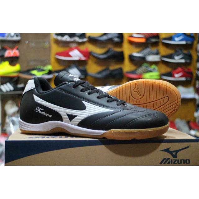 Sepatu mizuno futsal fortune