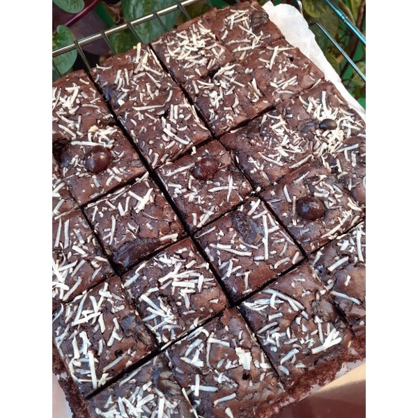 

Fudgy Brownies Nyoklat Shiny Brownies Sekat/Potong