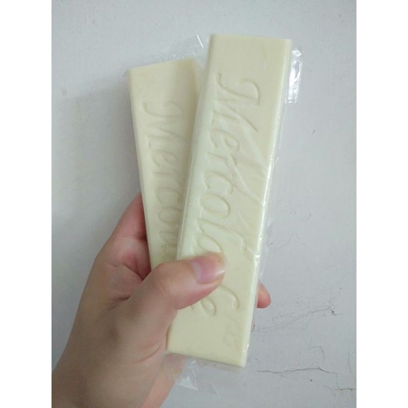 

Coklat Block Putih potongan MERCOLADE