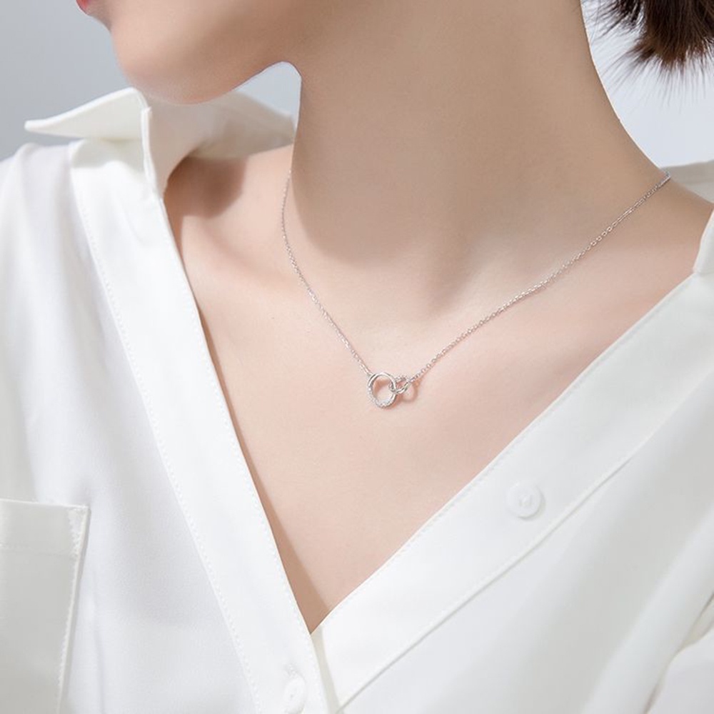 【COD Tangding】Kalung Rantai Pendek Dengan Liontin Cincin Ganda Geometri Aksen Berlian Imitasi Untuk Wanita