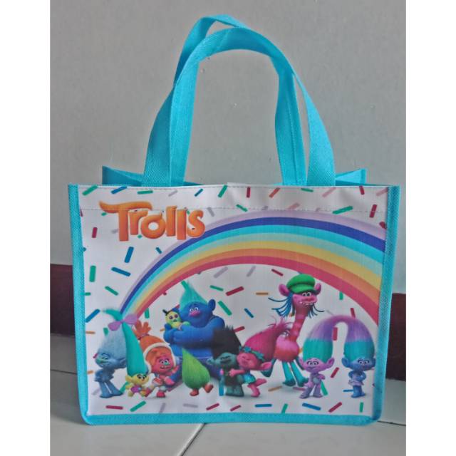 

tas ultah tas souvenir goodie bag trolls