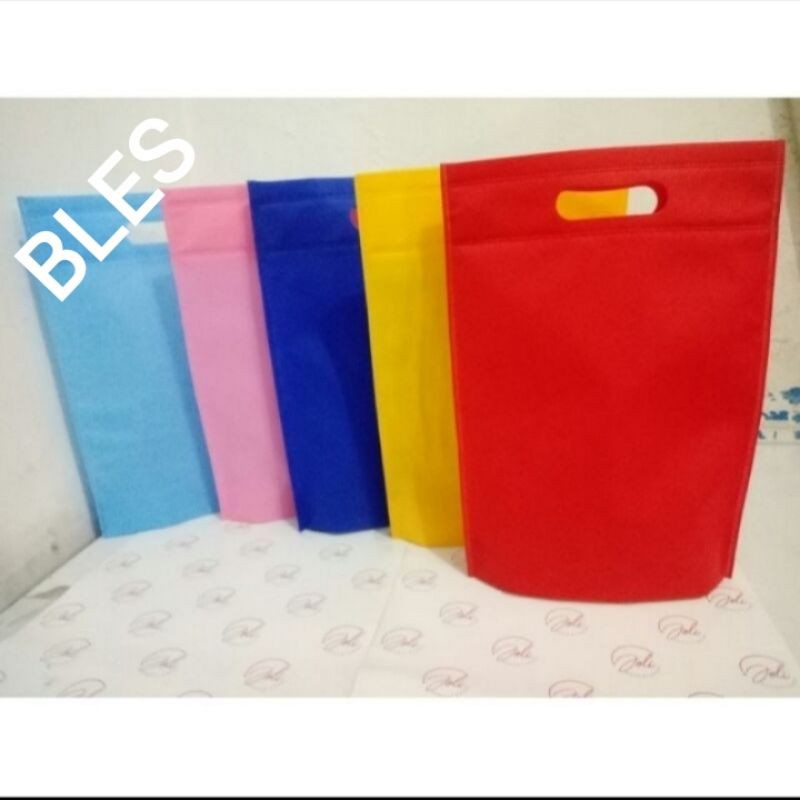 

Tas/bingkisan/godiebag spunbond (10 pc / 5 pc) 25*35, 30*40