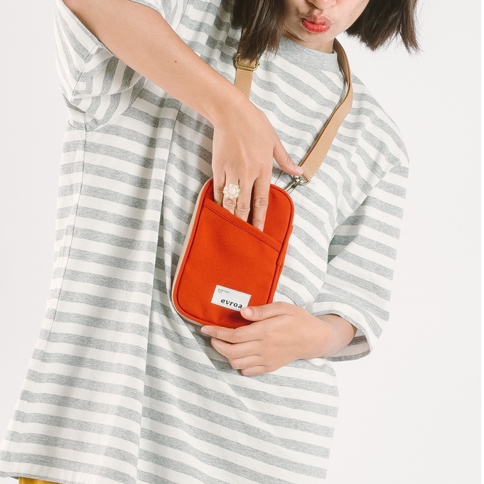 Evroa - Sling Phone Polka - Terracotta