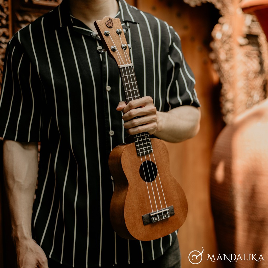 Gitar Ukulele Soprano MANDALIKA Original Coklat Tua Free Tas Ukulele , Senar Ukulele , Pick
