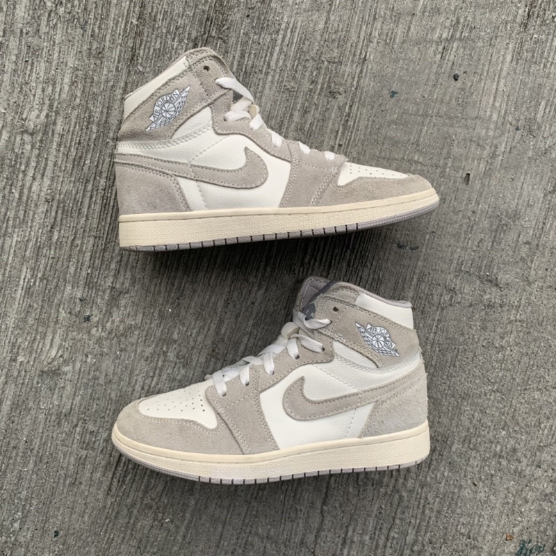 Nike Air Jordan 1 Retro High Pale Invory - Second