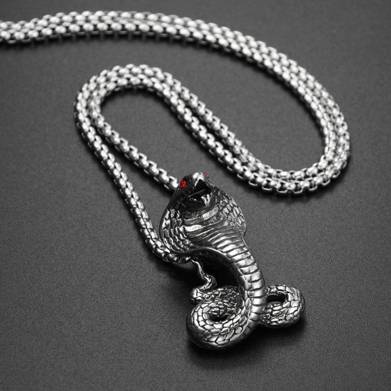 Kalung Liontin Ular Kobra Bahan Stainless Steel Gaya Punk Untuk Pria