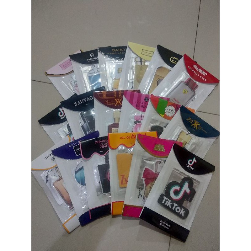 Distributor parfum mobil kertas gantung