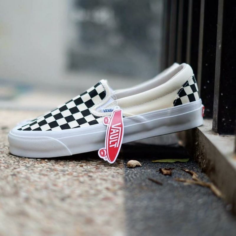 VANS SLIP-ON VAULT OG CHECKERBOARD(RESMI PT.NAVYA INDONESIA)