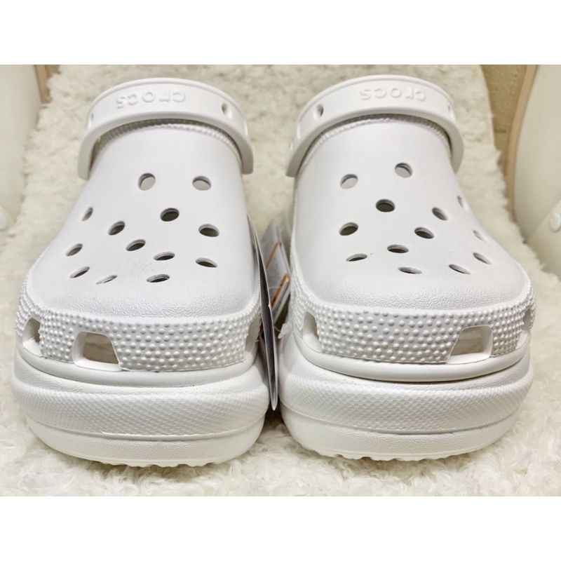 Crocs Classic Bae Clog / Sandal Wedges / Sandal Wanita / Sandal Karet Wanita / Sandal Pantai - White