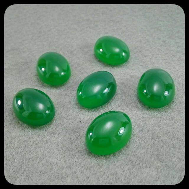 GREEN TOPAZ CHALCEDONY SIZE MEDIUM