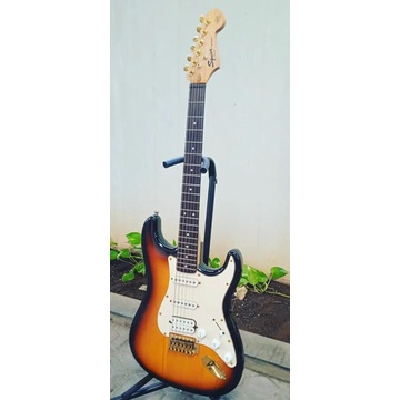 gitar elektrik squier stratocaster california mic original