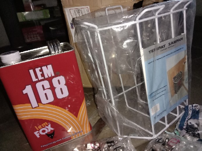 Lem Kuning Fox 168 ( 2,5 Kg ) Untuk Hpl Tacon Sheet Karet Sofa Edging Pvc Sheet