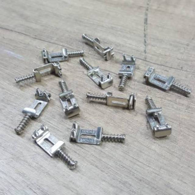 Sadle tremolo gitar fender stratocaster vintage saddle chrome satuan