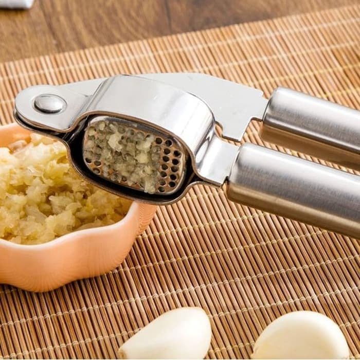 Serbagrosirmurah GP model baru Alat Penghancur Bawang Stainles Garlic Press Terbaru