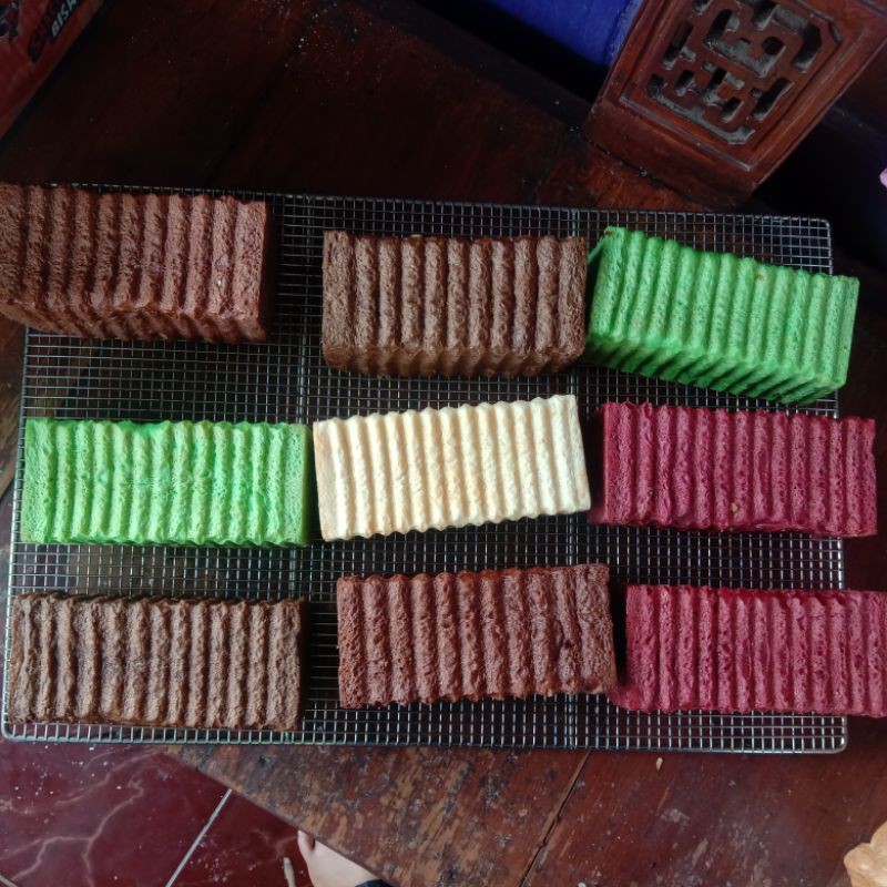 

Roti tawar bandung warna