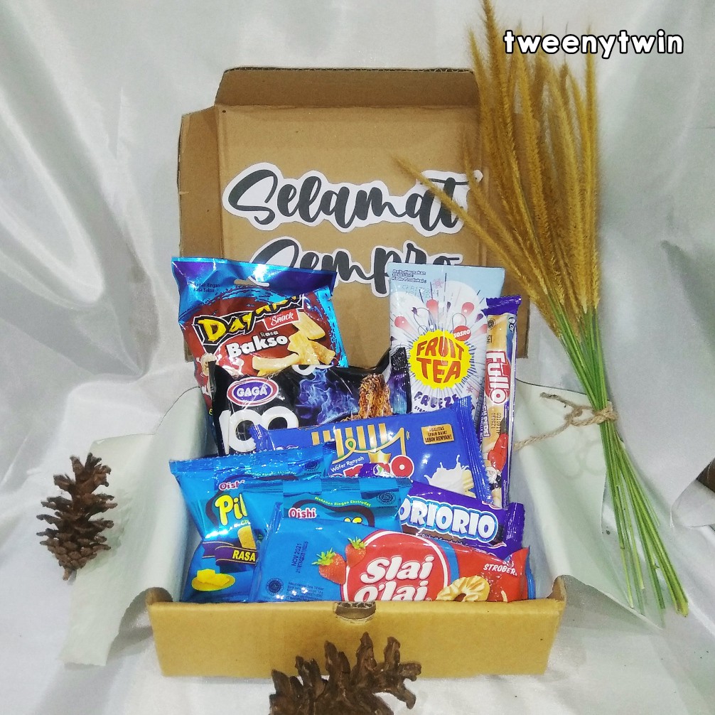 

Snack Box MurahHemat Gift Box Hadiah Ulangtahun Wisuda sahabat teman pacar