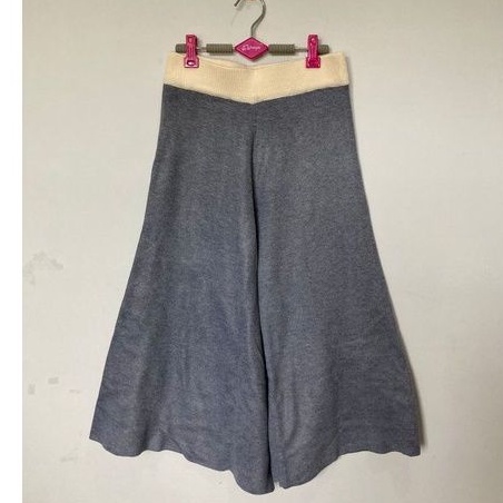 Celana Kulot Wide Bershka / Celana Knit Wanita - Preloved