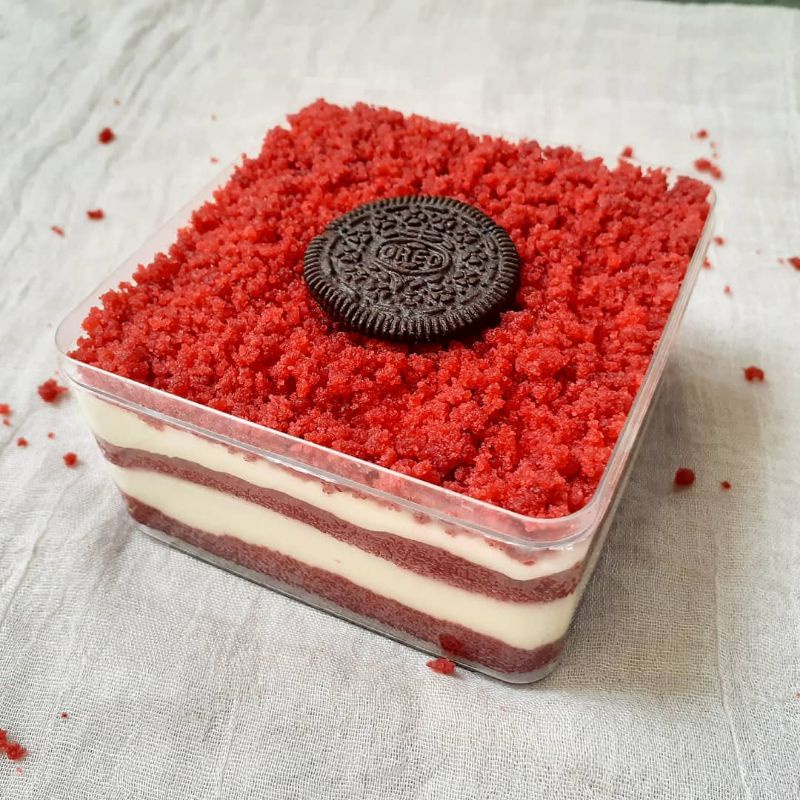 

RED VELVET DESSET BOX