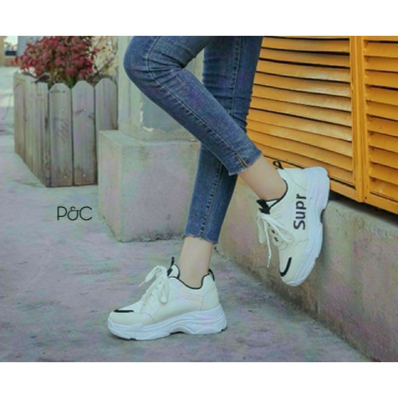 SEPATU OLAHRAGA WANITA SNEAKERS KETS CEWEK MURAH REPLIKA ADIDAS ULTRABOOST EQT MAIN MALL KAMPUS