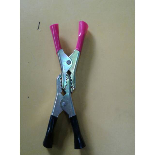 Jepit buaya kabel