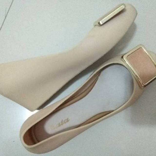 Preloved sepatu wedges shoes bata nude
