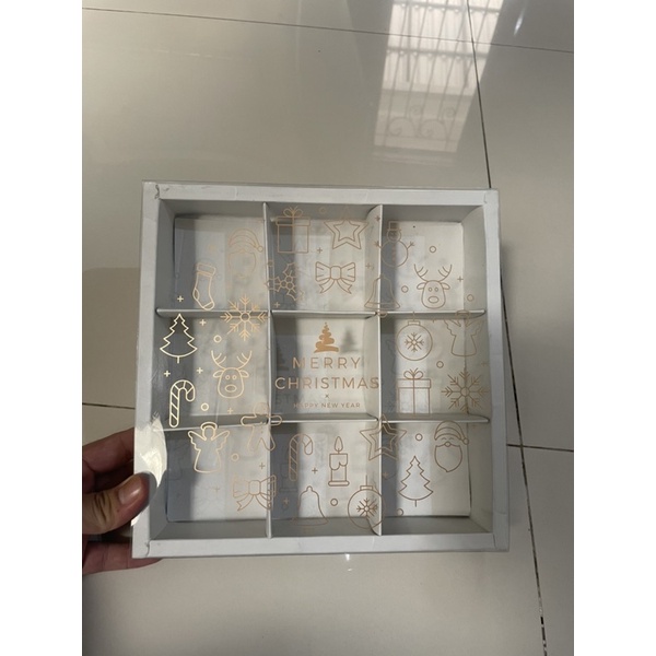 

Dus eggtart putih sekat 9 Mika Natal + Free kartu ucapan (HARGA TERTERA UNTUK 5 PCS DUS)