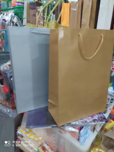

Paper bag buku dupex gold dan silver terlaris/12pcs bahan dupex tebal